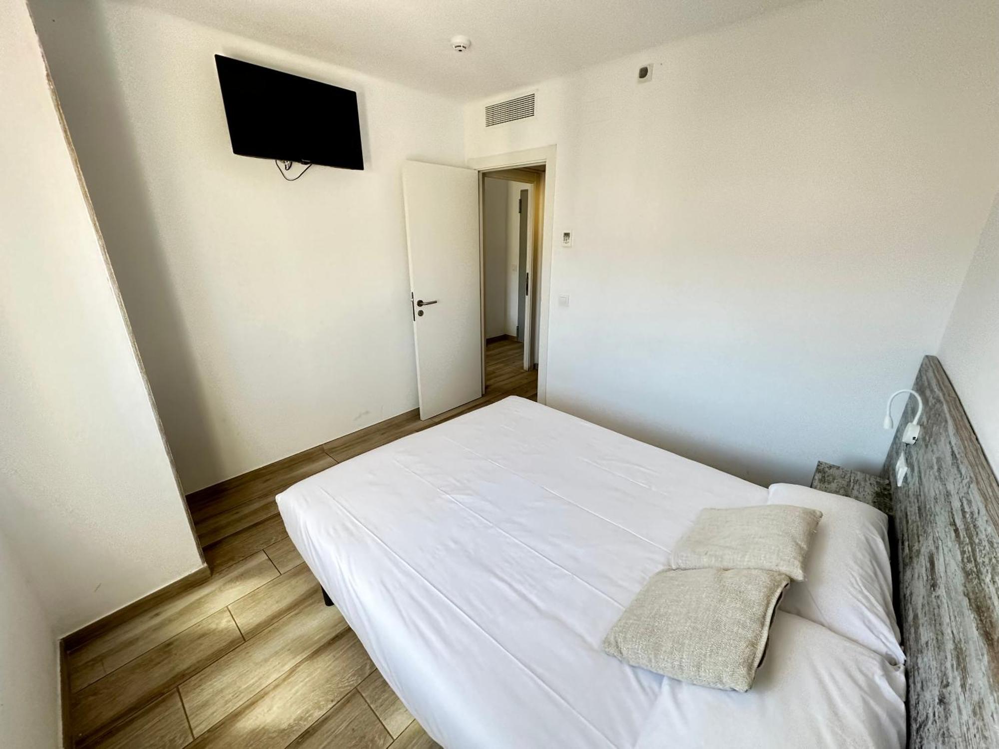 Agi Gloria Rooms Росес Екстериор снимка