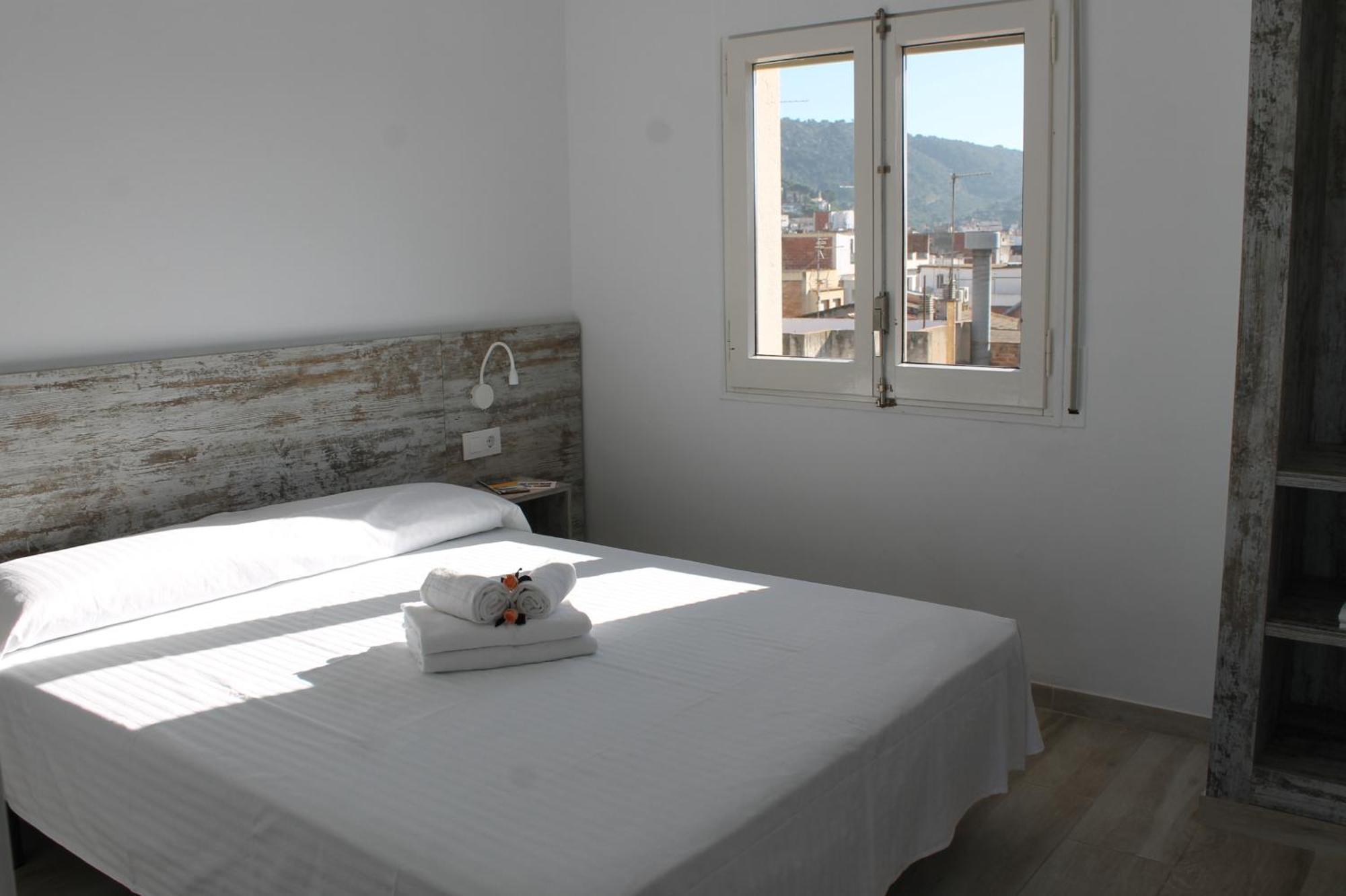 Agi Gloria Rooms Росес Екстериор снимка