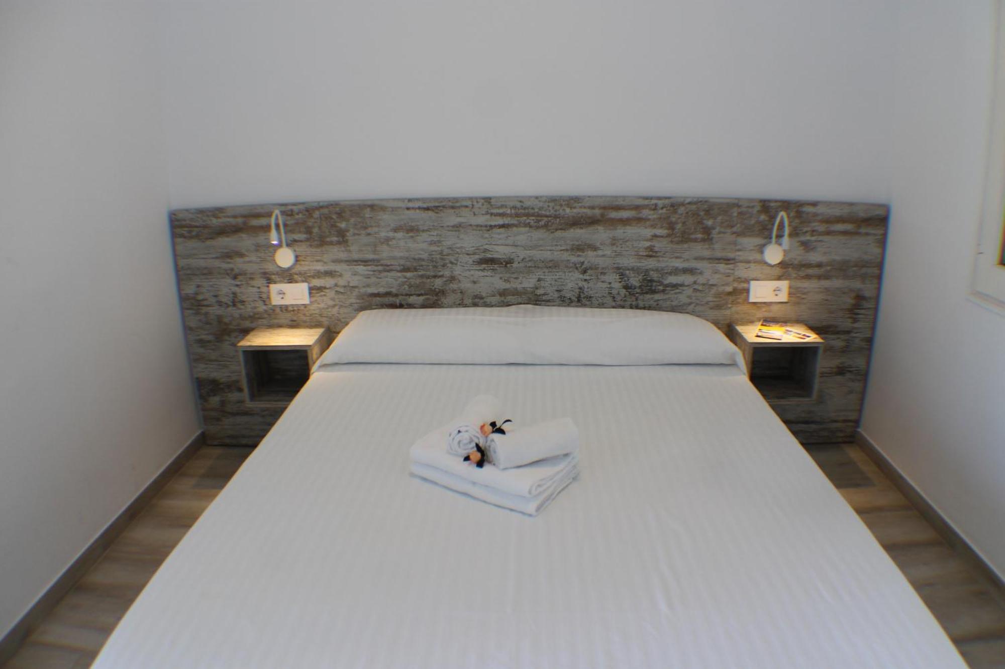Agi Gloria Rooms Росес Екстериор снимка