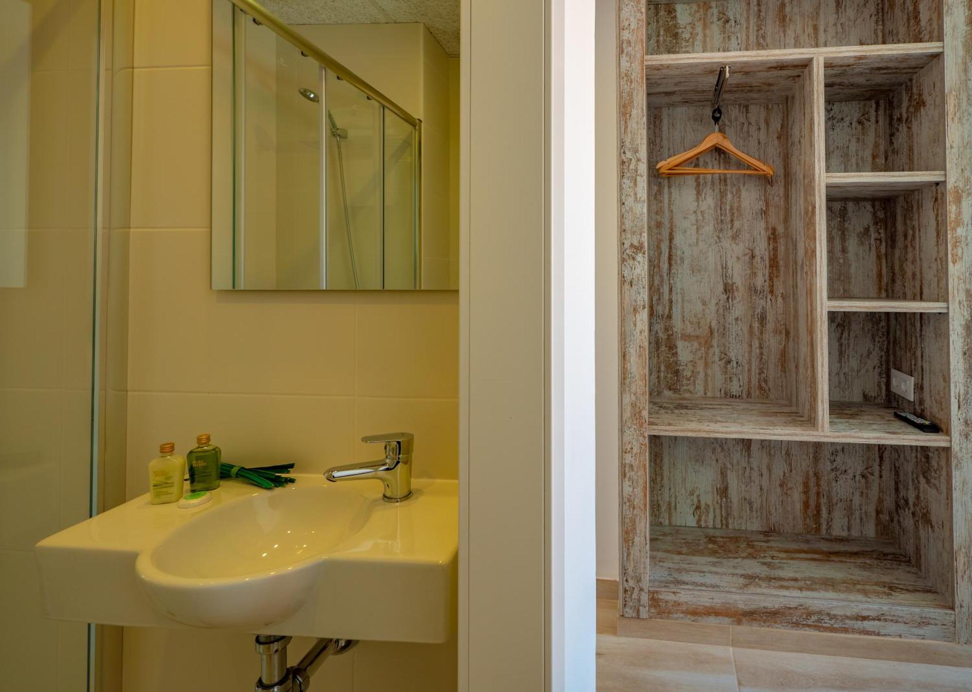 Agi Gloria Rooms Росес Екстериор снимка